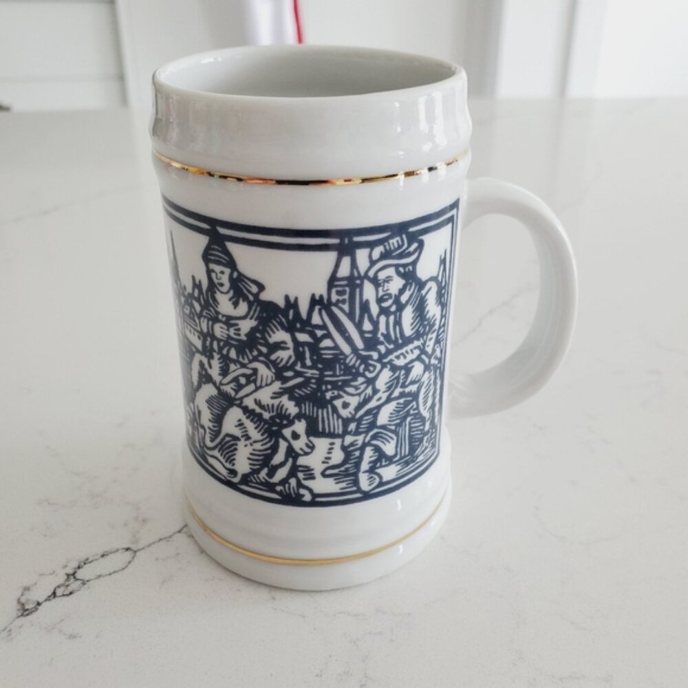 Rare Vintage 1831 HOLLOHAZA HUNGARY PORCELAIN Miniature Beer Mug Gold Trim - Picture 4 of 6